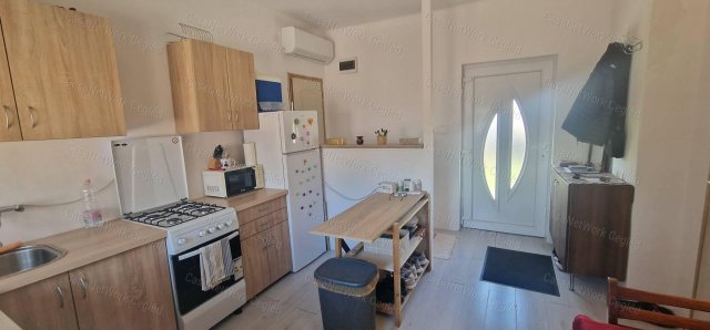 Eladó családi ház, Törtelen 9.5 M Ft, 1 szobás