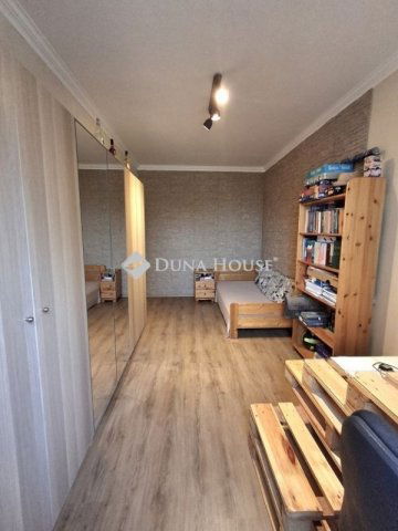 Eladó panellakás, Debrecenben 63.99 M Ft, 3 szobás