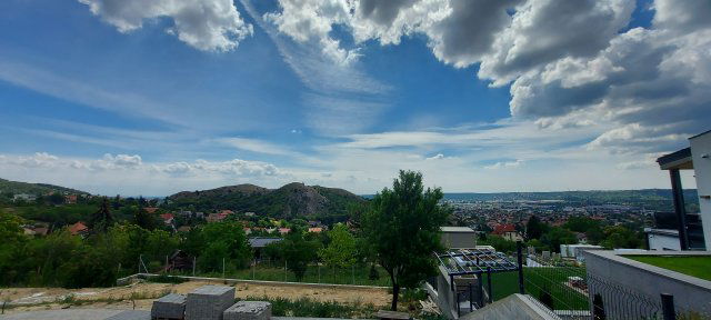 Eladó családi ház, Budaörsön 37 M Ft, 2 szobás