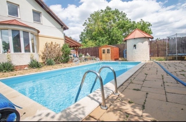 Eladó sorház, Üllőn 89.5 M Ft, 4 szobás / költözzbe.hu