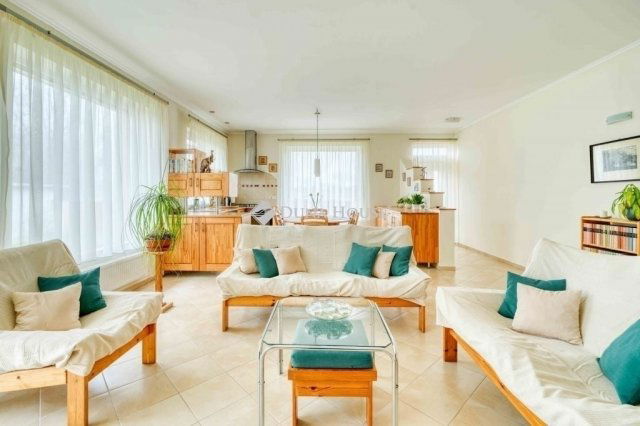 Eladó családi ház, Tárnokon 141.9 M Ft, 4 szobás