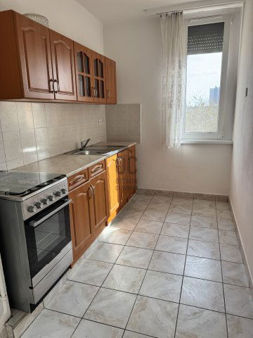 Kiadó téglalakás, albérlet, Szolnokon 120 E Ft / hó, 2 szobás