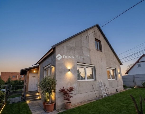 Eladó családi ház, Tökölön 101 M Ft, 2 szobás