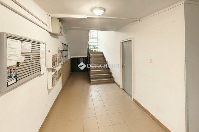 Eladó téglalakás, Kecskeméten 43.9 M Ft, 2 szobás