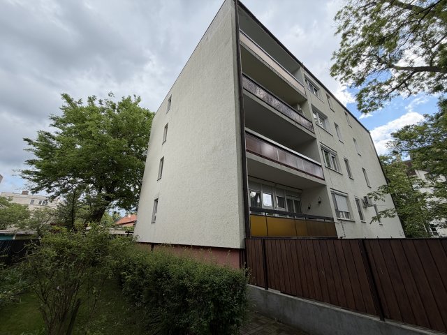 Eladó téglalakás, Debrecenben 75 M Ft, 2 szobás