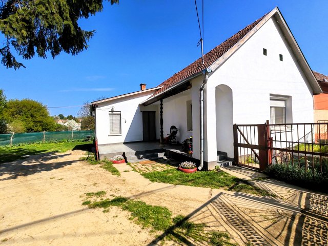 Eladó családi ház, Váralján 23.9 M Ft, 3 szobás