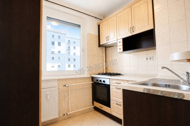 Eladó panellakás, Szegeden 73.99 M Ft, 3 szobás