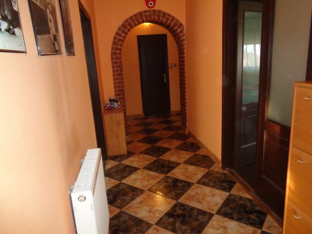 Eladó családi ház, Érden 129.9 M Ft, 5 szobás