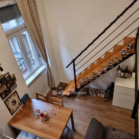 Eladó téglalakás, Budapesten, VI. kerületben 54 M Ft, 1 szobás