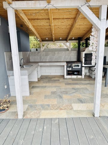 Eladó családi ház, Taksonyon 129.99 M Ft, 5 szobás