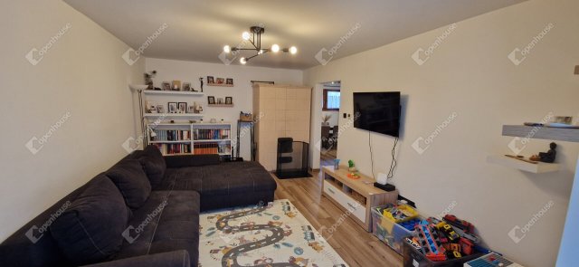 Eladó családi ház, Győrött 100 M Ft, 3 szobás