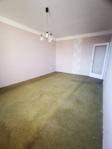 Eladó panellakás, Mezőtúron, Szabadság téren 23.99 M Ft