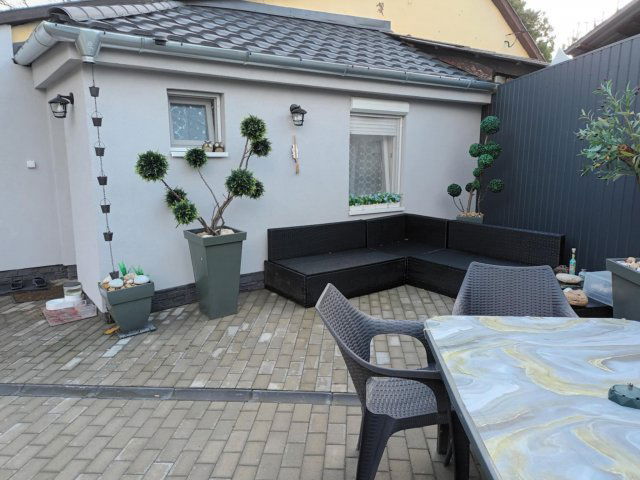 Eladó családi ház, Debrecenben 70 M Ft, 2 szobás