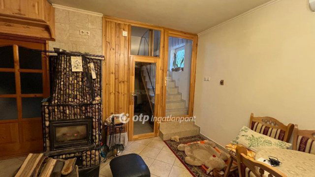 Eladó családi ház, Egerben 41.5 M Ft, 2 szobás