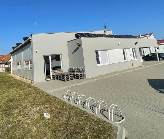 Eladó ipari ingatlan, Mórahalmon 108.9 M Ft / költözzbe.hu