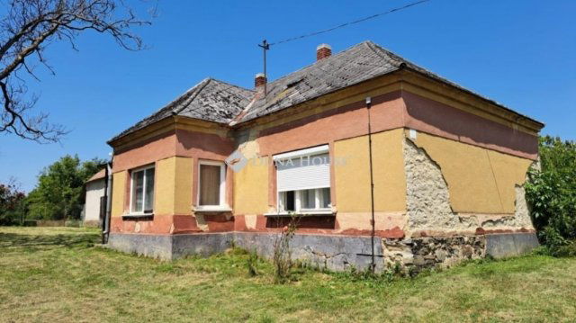 Eladó családi ház, Sümegcsehin 17 M Ft, 2 szobás