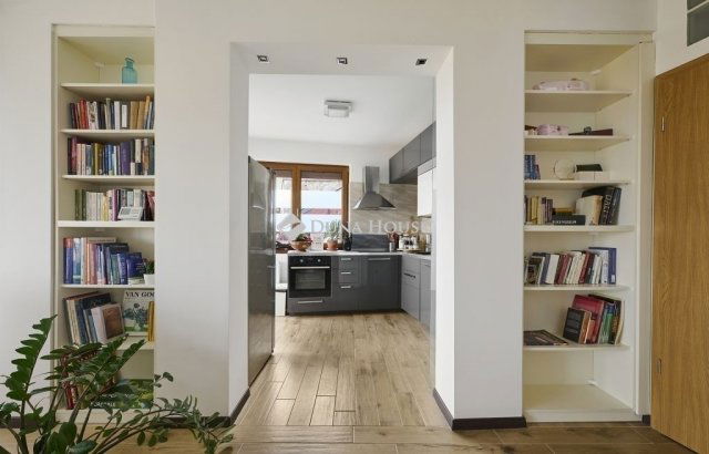 Eladó téglalakás, Szentendrén 175 M Ft, 3 szobás