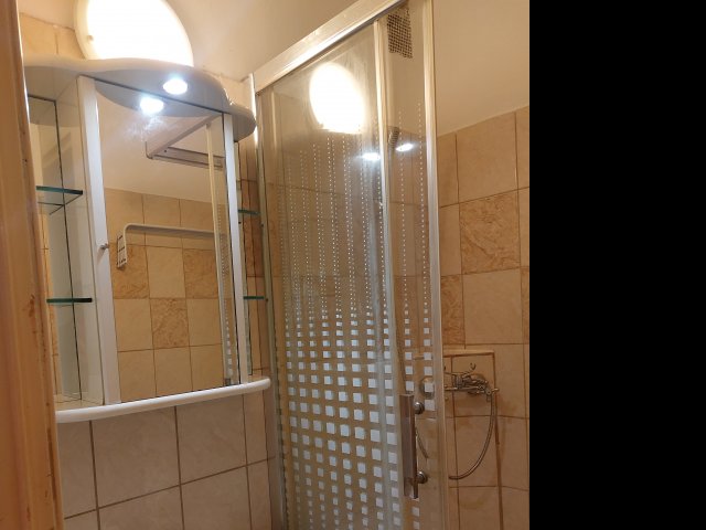 Kiadó panellakás, albérlet, Pécsett, Ajtósi Dürer utcában