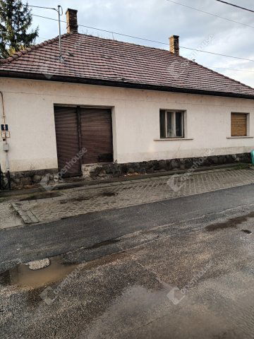 Eladó családi ház, Monoron 56 M Ft, 2 szobás