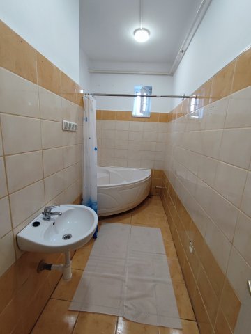Kiadó téglalakás, albérlet, Kazincbarcikán, Építők útján