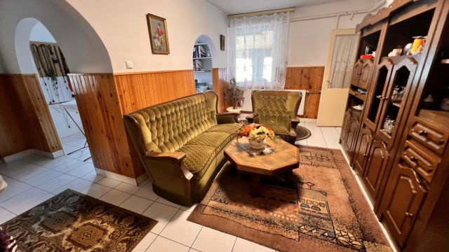 Eladó családi ház, Tiszakeszin 11.5 M Ft, 3 szobás