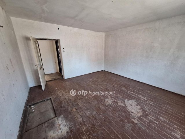 Eladó családi ház, Tiszaszentimrén 9.99 M Ft, 2 szobás