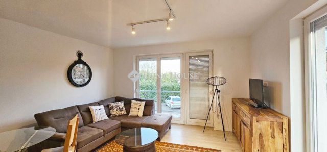 Kiadó téglalakás, albérlet, Szombathelyen, Kétrózsa közben