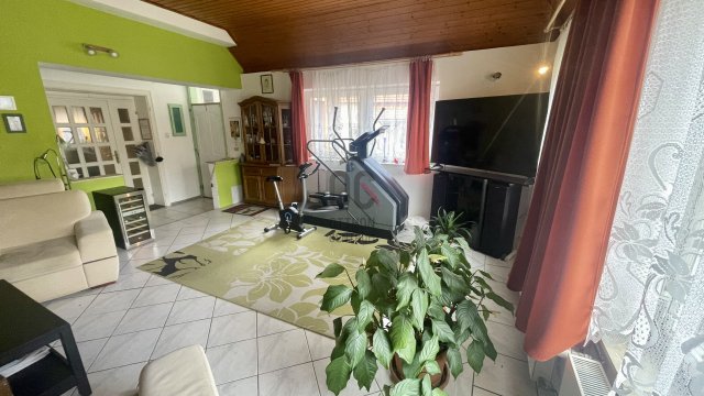 Eladó családi ház, Szombathelyen 115 M Ft, 6 szobás