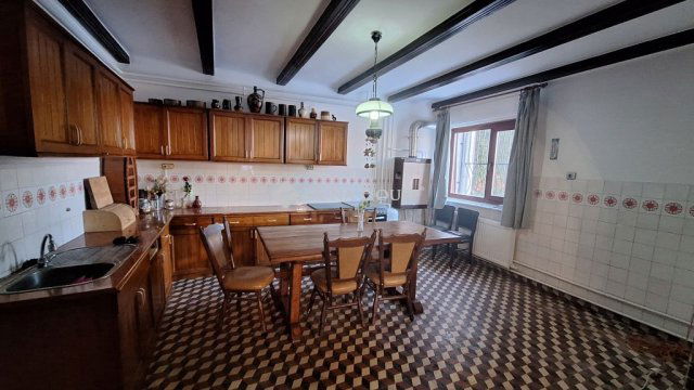 Eladó családi ház, Papkeszin 124.9 M Ft, 7 szobás