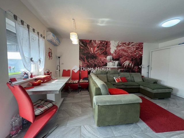 Eladó ikerház, Ócsán 81.007 M Ft, 3 szobás