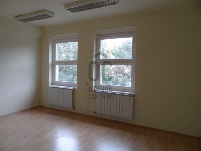 Eladó iroda, Budapesten, X. kerületben 779 M Ft