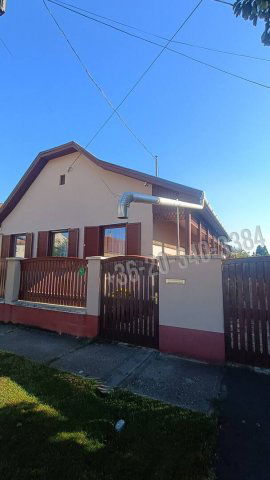 Eladó családi ház, Hajdúböszörményen 70 M Ft, 3 szobás