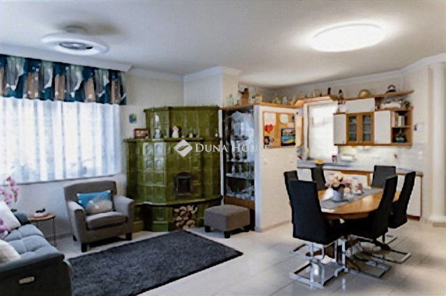 Eladó családi ház, Dunakeszin 193 M Ft, 5 szobás