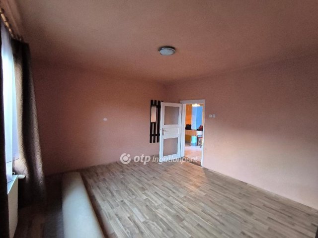 Eladó családi ház, Kazáron 14.9 M Ft, 3 szobás