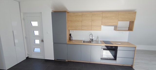 Eladó téglalakás, Balatonkenesén 73 M Ft, 2 szobás