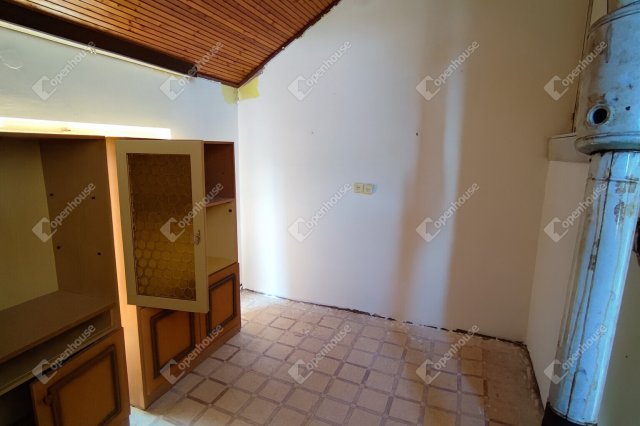 Eladó családi ház, Debrecenben 24.5 M Ft, 2 szobás