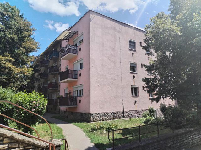 Eladó téglalakás, Salgótarjánban 12 M Ft, 2 szobás