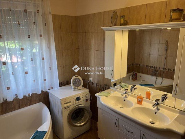 Eladó családi ház, Úrhidán 125 M Ft, 3 szobás