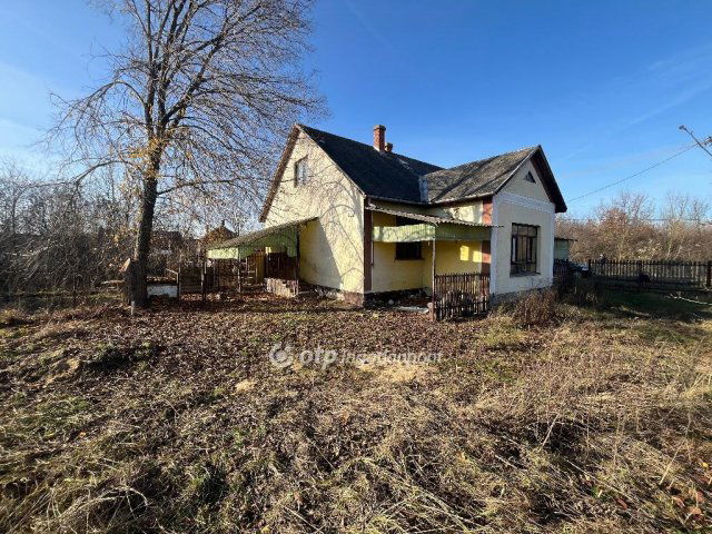 Eladó családi ház, Komádiban 9.49 M Ft, 2 szobás