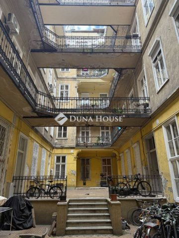 Eladó téglalakás, Budapesten, II. kerületben 85 M Ft, 9 szobás