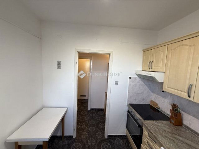 Eladó panellakás, Budapesten, III. kerületben 65.9 M Ft, 2 szobás