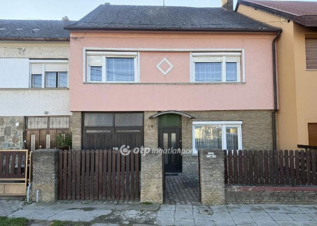 Eladó sorház, Szombathelyen 74 M Ft, 4 szobás