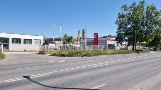 Eladó üzlethelyiség, Székesfehérvárott 241.644 M Ft