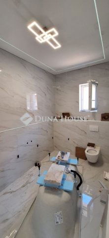 Eladó családi ház, Budakalászon 219 M Ft, 4 szobás