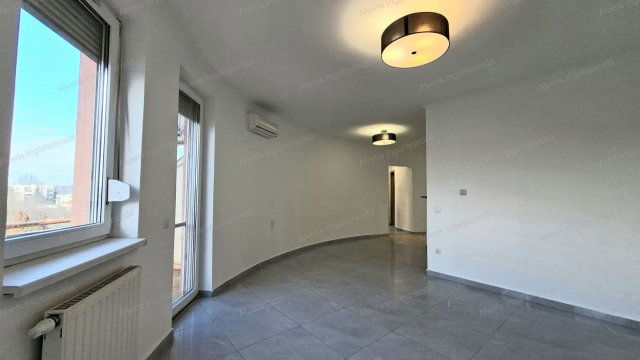 Eladó téglalakás, Nyíregyházán 50.9 M Ft, 3 szobás