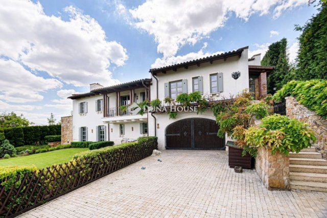 Eladó családi ház, Budapesten, III. kerületben 850 M Ft