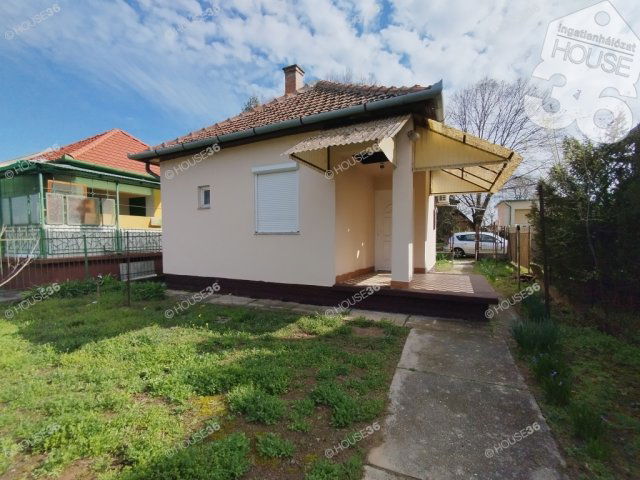Eladó családi ház, Tiszaalpáron 19.999 M Ft, 2 szobás