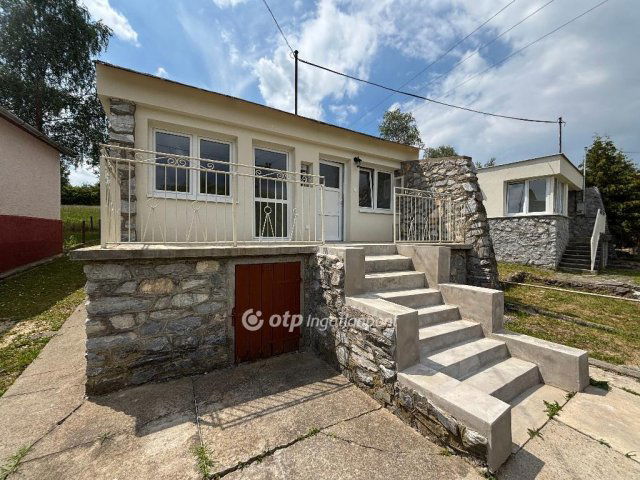 Eladó nyaraló, Szalonnán 24.25 M Ft, 2 szobás