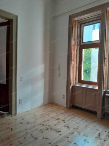 Eladó téglalakás, Kecskeméten 41.9 M Ft, 2 szobás