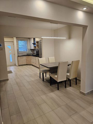 Kiadó panellakás, albérlet, Szolnokon 250 E Ft / hó, 3 szobás